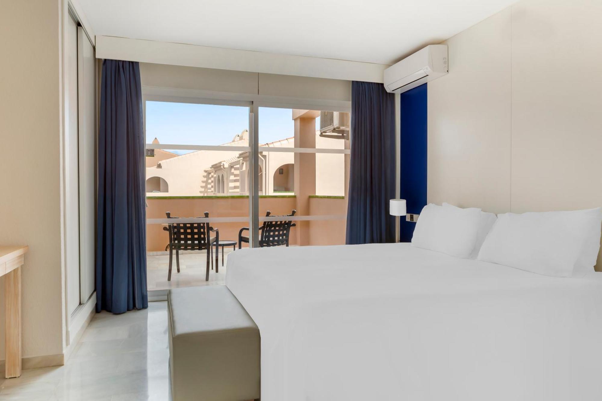 Aparthotel Amigos Club 3*