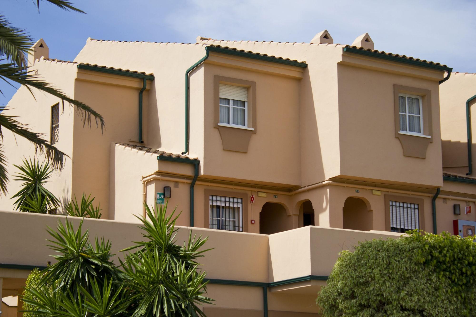 Aparthotel Amigos Club