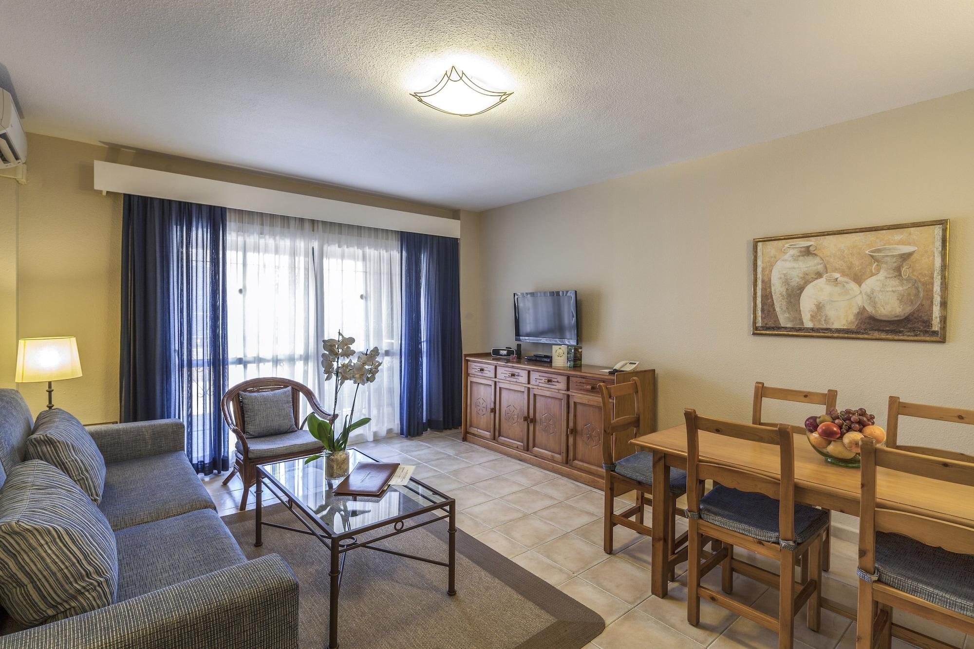 Amigos Club Aparthotel 3*