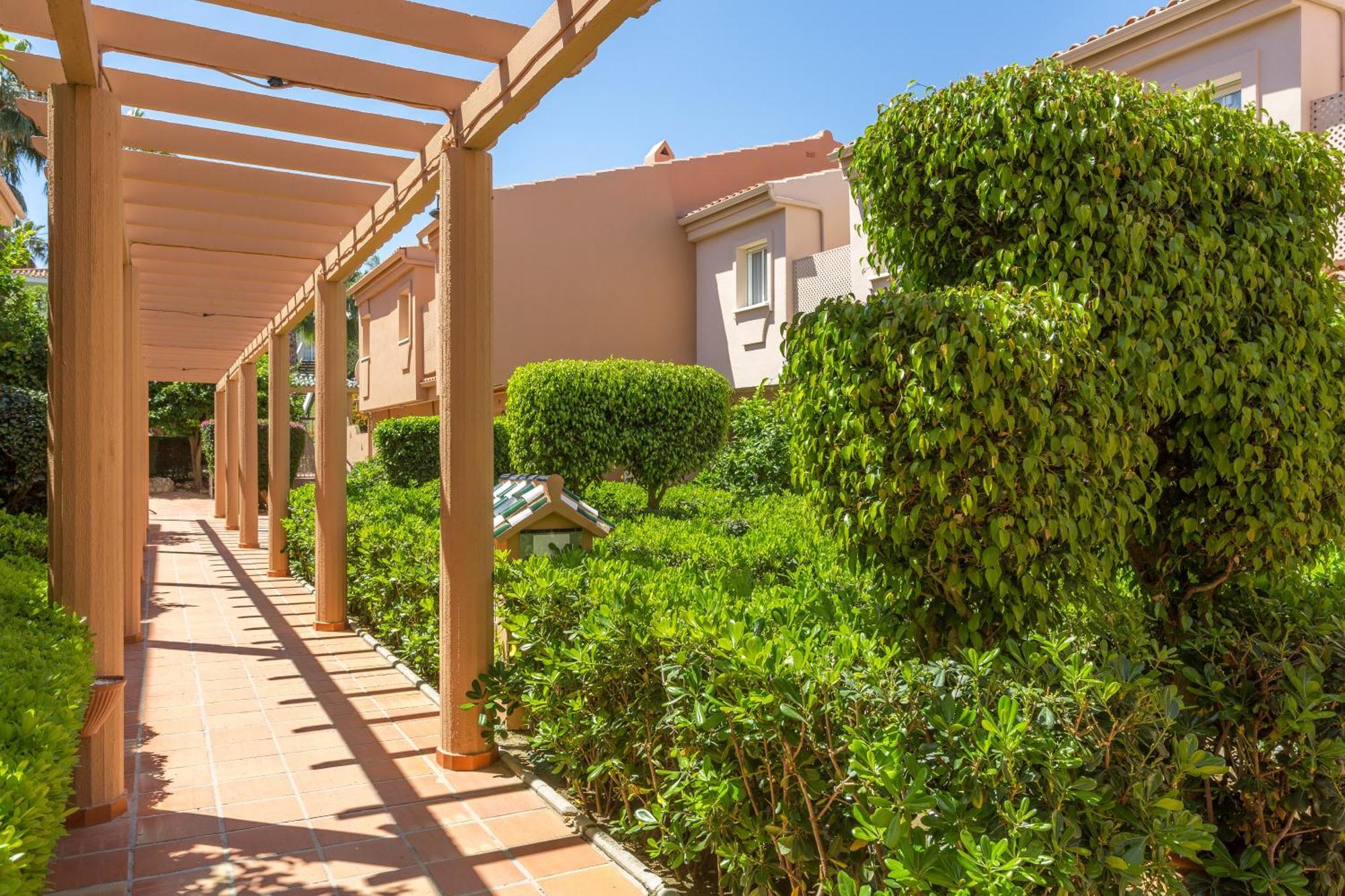 Amigos Club Aparthotel