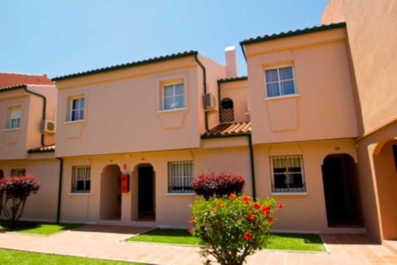 Amigos Club Aparthotel 3*